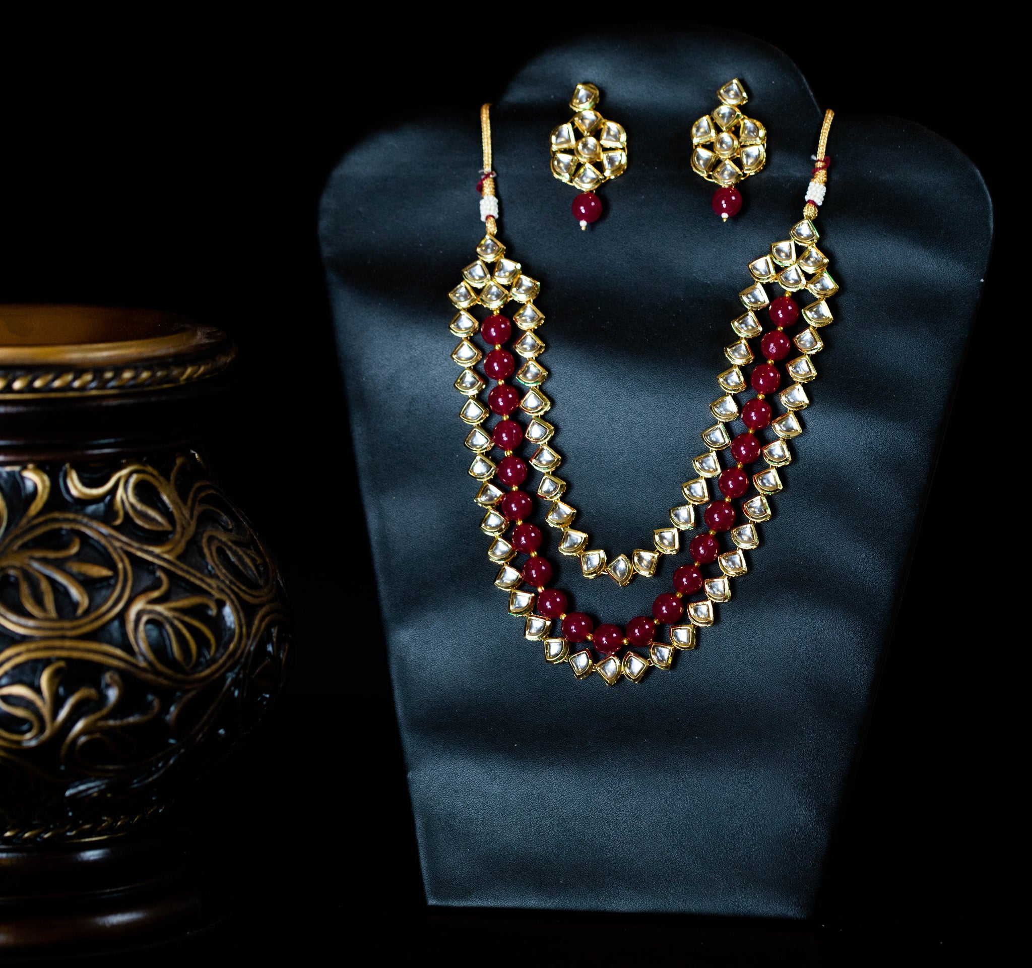 Buy OOMPH Mint Green & Pink Meenakari Kundan Beads Necklace Set with  Earrings & Maangtikka Online
